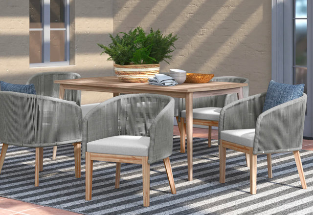 Must-Shop Outdoor Dining